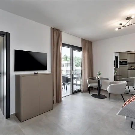 Valla Family Apartments And Rooms Funtana Exterior photo