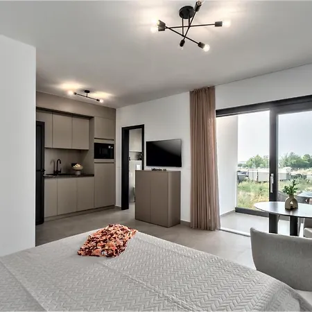 Valla Family Apartments And Rooms Funtana Exterior photo