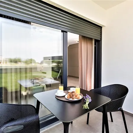 Valla Family Apartments And Rooms Funtana Exterior photo