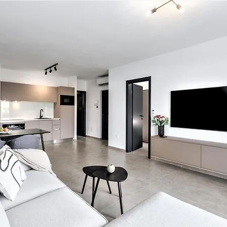 Valla Family Apartments And Rooms Funtana Exterior photo